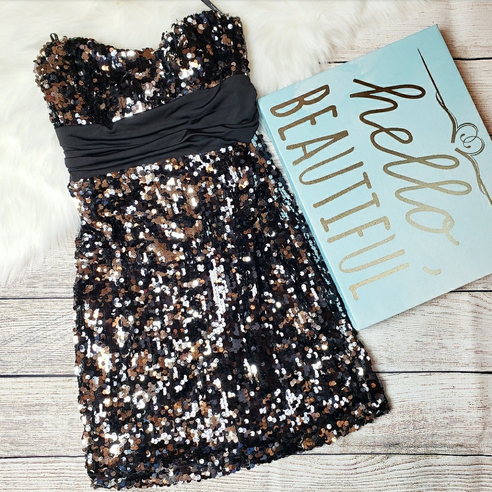 Speechless | Strapless black sequin dress - Picture 1 of 7